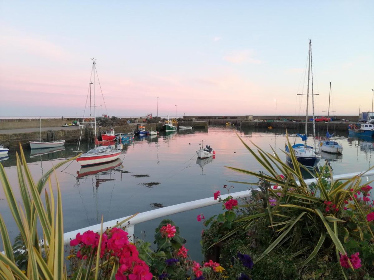 Sma Harbour Hoose Bed & Breakfast Gourdon Exterior photo